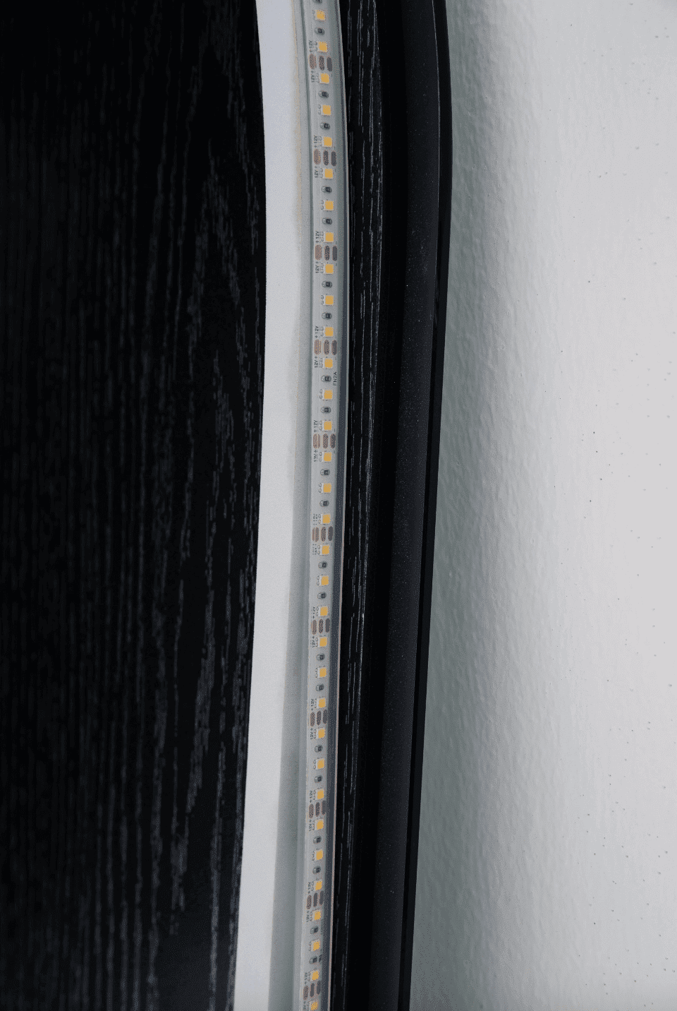 XL Sylvia : Backlit Frameless Arch Mirror