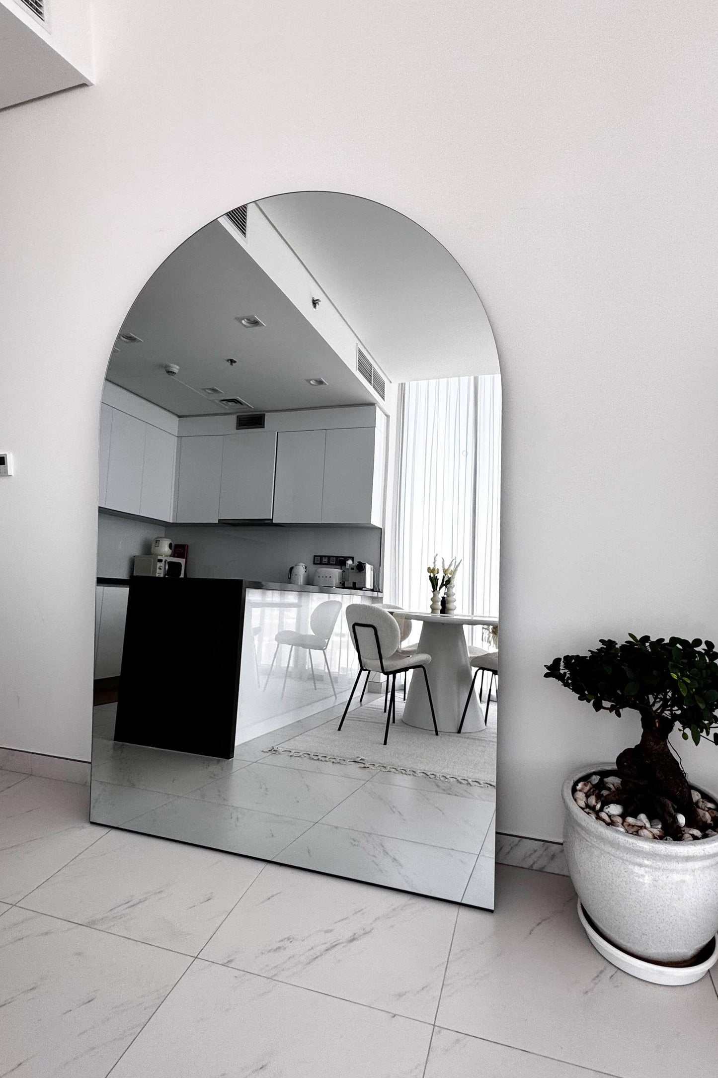 XL Sylvia : Backlit Frameless Arch Mirror