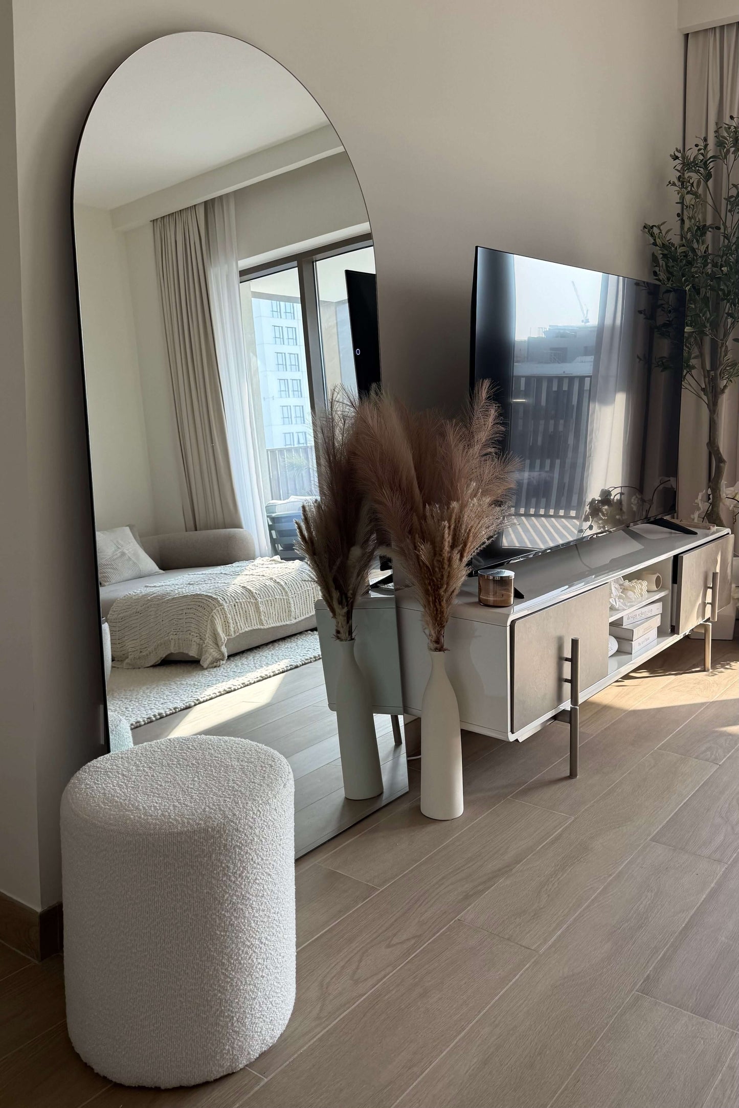 XL Sylvia : Backlit Frameless Arch Mirror