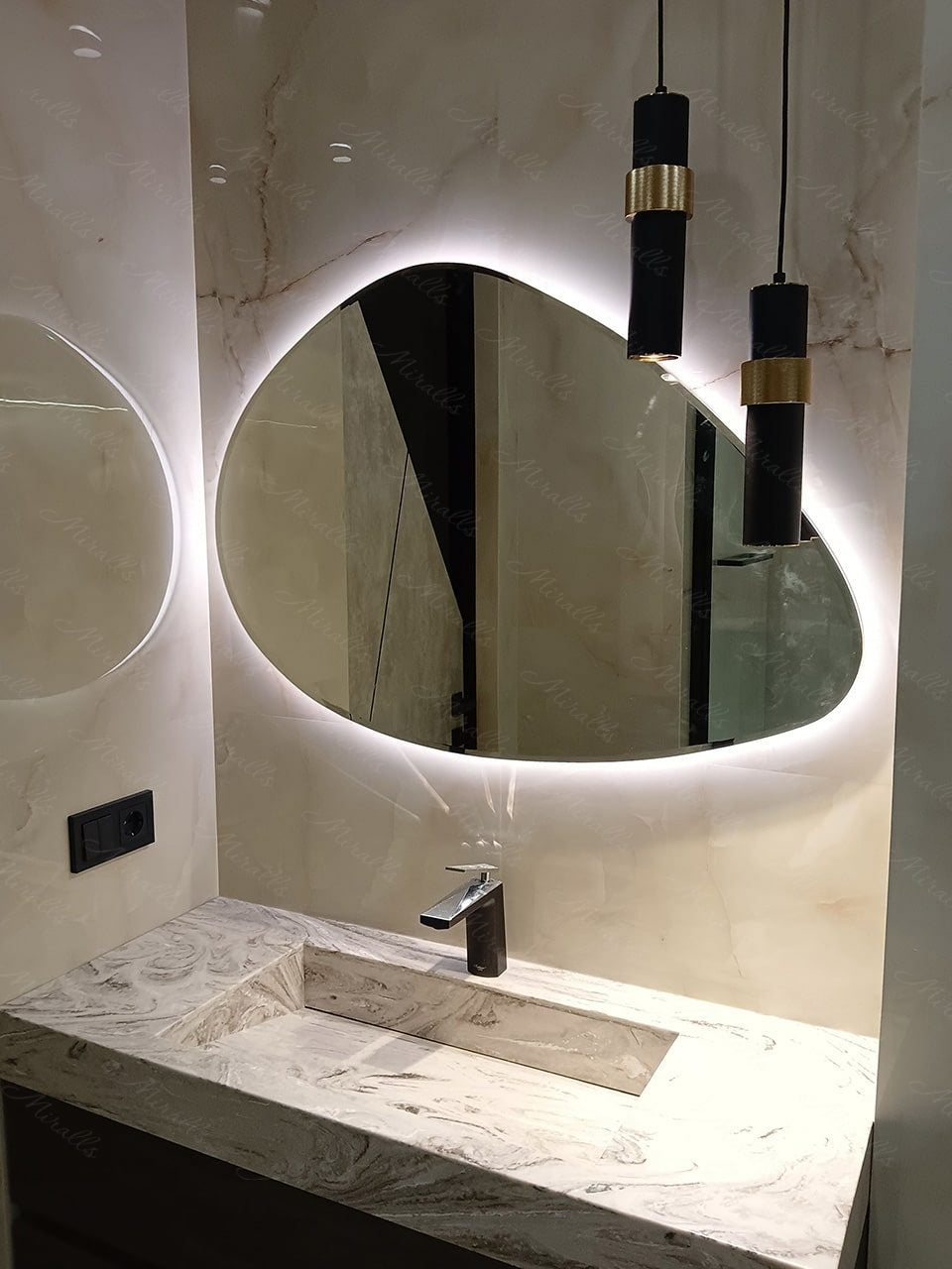 Miroir design Dana Extra avec éclairage intérieur